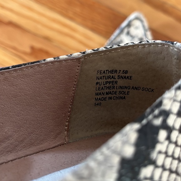 STEVE MADDEN | Snake skin flats 🐍 - Picture 6 of 7